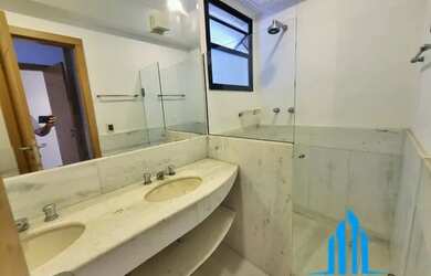 Imagem 10: Apartamento para venda com 220 metros quadrados com 4 quartos em Centro...