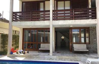 Imagem: A casa possui 5 Dormitórios, 5 Banheiros, 5 Vagas na garagem