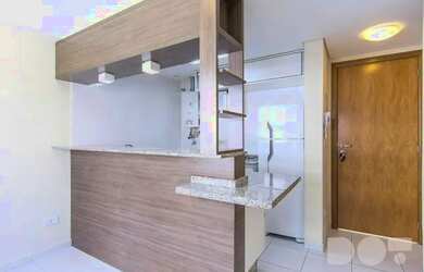 Imagem: O apartamento possui 1 Dormitório, 1 Banheiro, 1 Vaga na garagem