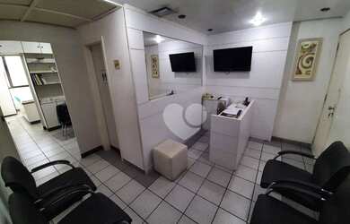 Imagem: O depósito possui 1 Vaga na garagem e 35m² de Área e está