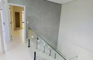 Imagem: A casa em condomínio possui 4 Dormitórios, 2 Banheiros, 2