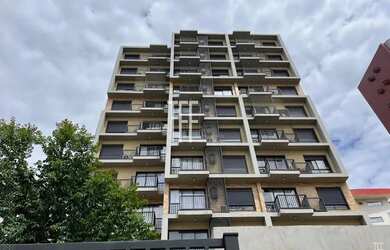 Imagem: O apartamento possui 1 Dormitório, 1 Banheiro, 2 Vagas na garagem