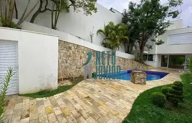 Imagem: A casa em condomínio possui 4 Dormitórios, 5 Banheiros, 4