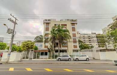 Imagem: O apartamento possui 2 Dormitórios, 2 Banheiros, 1 Vaga na