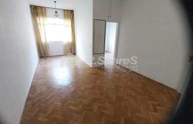 Imagem: O apartamento possui 2 Dormitórios, 2 Banheiros, 80m² de Área