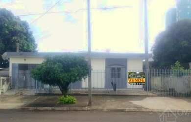 Imagem: A casa possui 3 Dormitórios, 2 Banheiros, 247m² de Área e