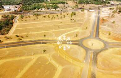 Imagem: O terreno possui 200m² de Área, Imóvel novo e está localizado