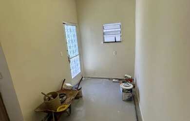 Imagem 8: Vendo imóvel no centro de Nilópolis todo reformado e pronto para você...