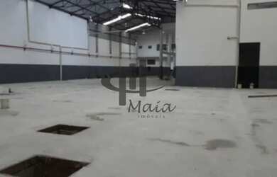 Imagem: O depósito possui 1 Vaga na garagem, 3.050m² de Área e está