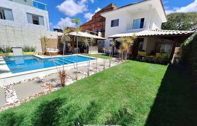 Imagem: A casa em condomínio possui 4 Dormitórios, 4 Banheiros, 2