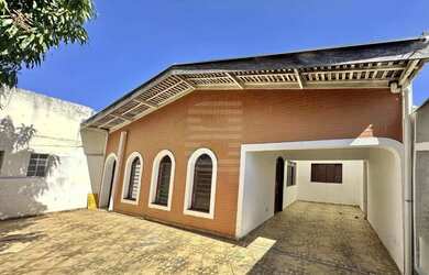 Imagem 2: Casa à venda na Rua Júlia Segallio