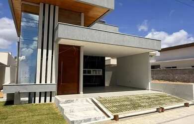 Imagem: A casa em condomínio possui 3 Dormitórios, 4 Banheiros, 2