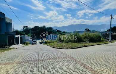 Imagem: O terreno possui 120m² de Área e está localizado em Campo