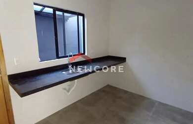 Imagem: A casa em condomínio possui 2 Dormitórios, 2 Banheiros, 1