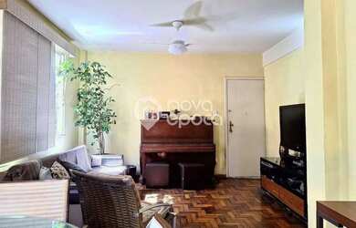 Imagem: O apartamento possui 3 Dormitórios, 2 Banheiros, 1 Vaga na