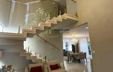 Imagem: A casa em condomínio possui 4 Dormitórios, 5 Banheiros, 4