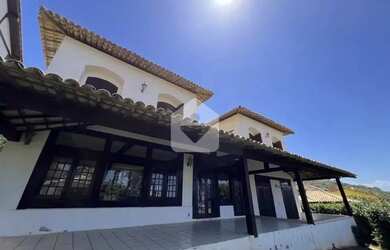 Imagem: A casa possui 5 Dormitórios, 5 Banheiros, 5 Vagas na garagem