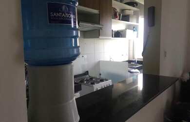 Imagem: O apartamento possui 2 Dormitórios, 1 Banheiro, 1 Vaga na garagem