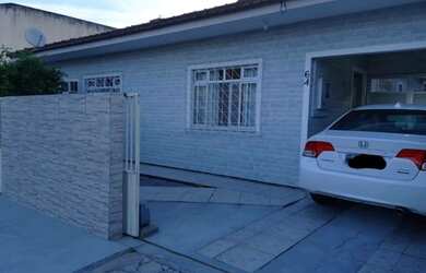 Imagem: A casa possui 2 Dormitórios, 2 Banheiros, 1 Vaga na garagem