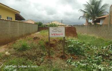 Imagem 1: Lote plano ,com asfalto e vizinhos em ambos os lado, Bairro Bela São...
