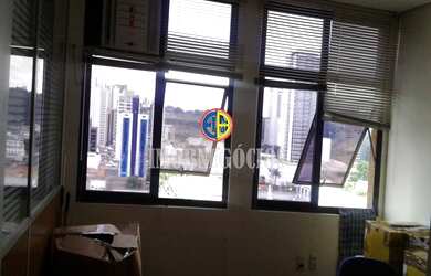 Imagem: O depósito possui 1 Vaga na garagem e 40m² de Área e está