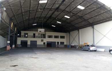 Imagem: O depósito possui 5 Vagas na garagem e 1200m² de Área e está