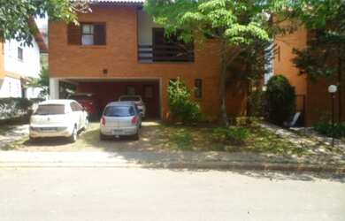 Imagem: A casa em condomínio possui 5 Dormitórios, 5 Banheiros, 5