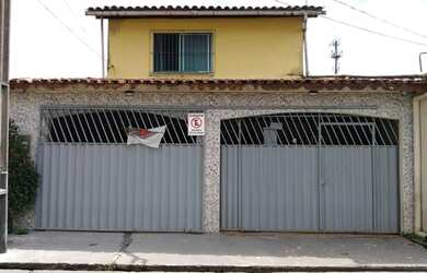 Imagem: A casa possui 3 Dormitórios, 4 Banheiros, 2 Vagas na garagem