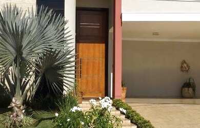 Imagem: A casa em condomínio possui 3 Dormitórios, 5 Banheiros, 4