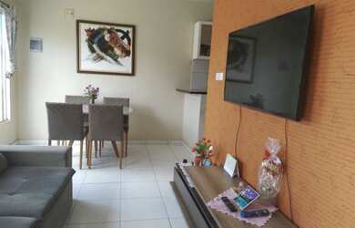 Imagem: A casa possui 3 Dormitórios, 1 Banheiro, 1 Vaga na garagem