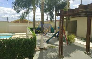 Imagem: O apartamento possui 2 Dormitórios, 1 Banheiro, 2 Vagas na