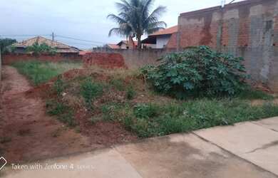 Imagem 11: Lote plano ,com asfalto e vizinhos em ambos os lado, Bairro Bela São...