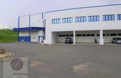 Imagem: O depósito possui 5 Vagas na garagem, 1.900m² de Área e