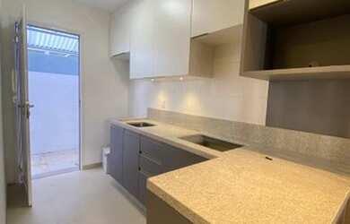 Imagem: A casa possui 2 Dormitórios, 1 Banheiro, 1 Vaga na garagem