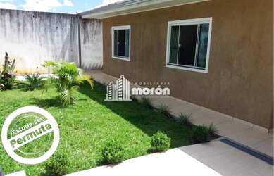 Imagem: A casa possui 4 Dormitórios, 3 Banheiros, 5 Vagas na garagem