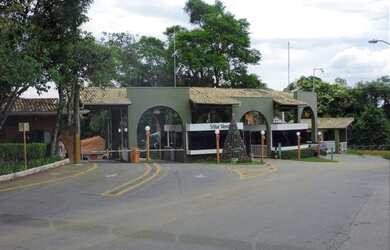 Imagem: O terreno possui 600m² de Área e está localizado em Transurb