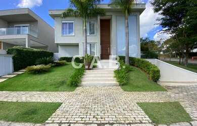 Imagem: A casa em condomínio possui 4 Dormitórios, 5 Banheiros, 4