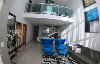 Imagem: A casa possui 3 Dormitórios, 3 Banheiros, 3 Vagas na garagem