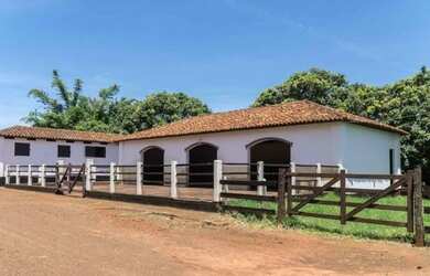 Imagem: A fazenda possui 5.000m² de Área e está localizado em Centro