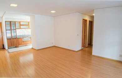 Imagem: O apartamento possui 3 Dormitórios, 1 Banheiro, 2 Vagas na