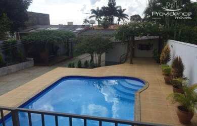 Imagem: A casa possui 4 Dormitórios, 3 Banheiros, 5 Vagas na garagem