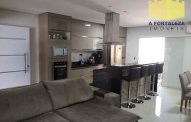 Imagem: A casa possui 1 Dormitório, 1 Banheiro, 2 Vagas na garagem