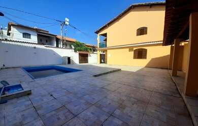 Imagem: A casa em condomínio possui 4 Dormitórios, 5 Banheiros, 3