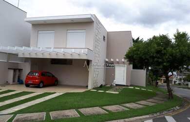 Imagem: A casa em condomínio possui 3 Dormitórios, 5 Banheiros, 4