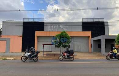 Imagem: O depósito possui 5 Vagas na garagem, 650m² de Área e está