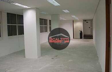 Imagem: O depósito possui 233m² de Área e está localizado em Centro