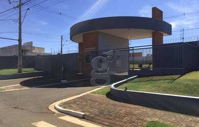 Imagem: A casa em condomínio possui 3 Dormitórios, 2 Banheiros, 2