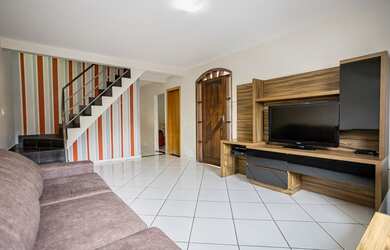 Imagem 5: Sobrado para venda tem 270 metros quadrados com 4 quartos em Sítio Cercado...