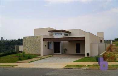 Imagem: A casa em condomínio possui 3 Dormitórios, 4 Banheiros, 5