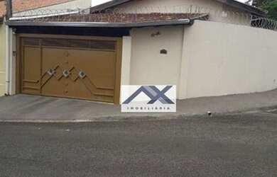 Imagem: A casa possui 3 Dormitórios, 1 Banheiro, 1 Vaga na garagem